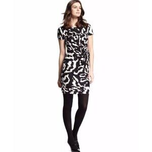 DVF Diane Von Furstenberg ZOE Side Tie Waist Jersey Silk Dress Ikat Black Sz 2